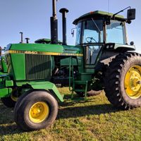 1980 JD 4640 tractor, quad range, 9486 hours, was rebuilt at 4300 hours, 12 JD weights, Duals. Steve Lynn Retirement - Full Line Of Machinery - (309-333-2566)